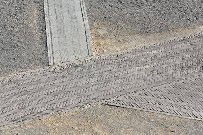 0791 herringbone sett-belgian blocks-sampietrini walkways-jiayu pass fortress. jiayuguan-gansu-china