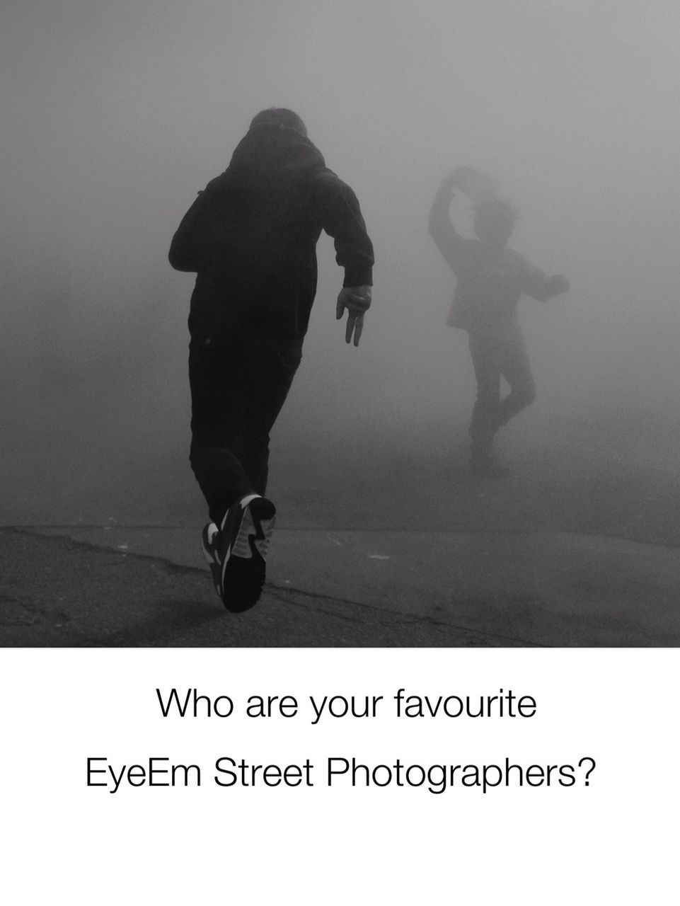 lifestyles, men, leisure activity, full length, rear view, text, standing, person, communication, side view, casual clothing, walking, western script, holding, copy space, hobbies, unrecognizable person