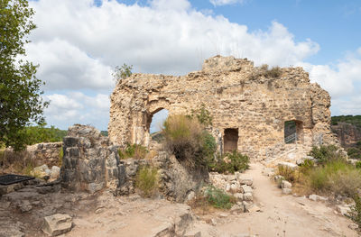 Old ruins against sky