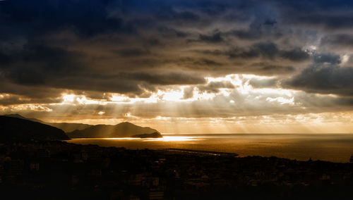 Scenic view of dramatic sky over sea