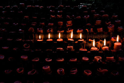 Row of objects in row