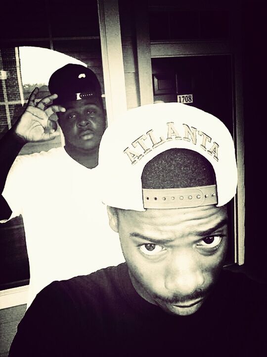 Thuggin It wid young Agravated A-ro872