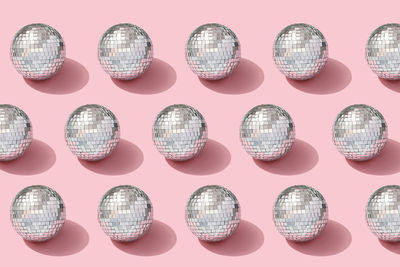 Pattern of discoballs