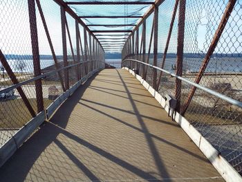 Surface level of bridge