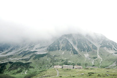 Murodo is a mountain worship area where mountain ascetics stay and pray for god and nature.