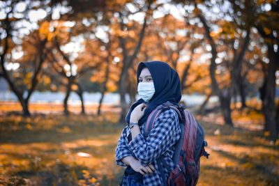 Beautiful muslim women wearing masks to protect themselves from the corona virus