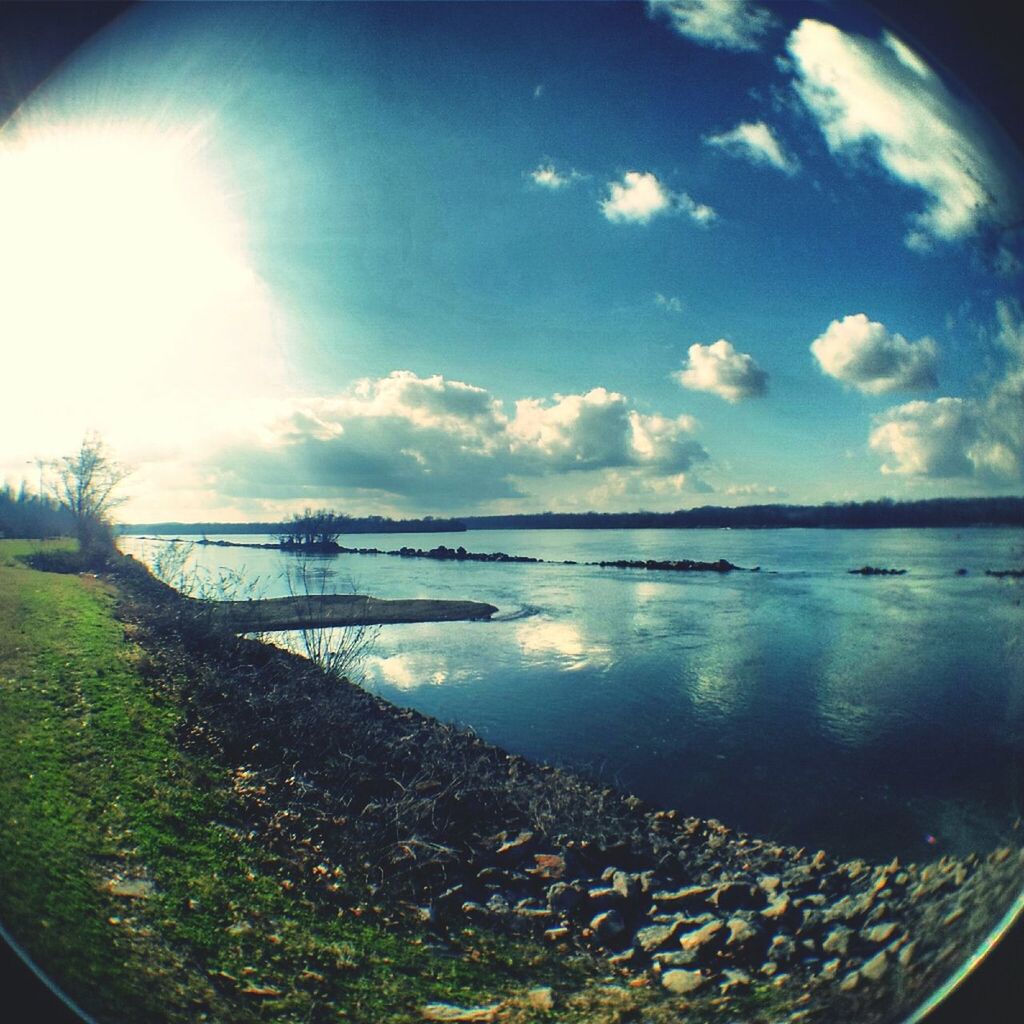 water, sky, tranquility, cloud - sky, tranquil scene, scenics, beauty in nature, nature, reflection, sea, cloud, sunlight, idyllic, sun, cloudy, lake, beach, outdoors, shore, horizon over water