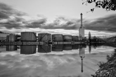 Kraftwerk bei marbach am neckar