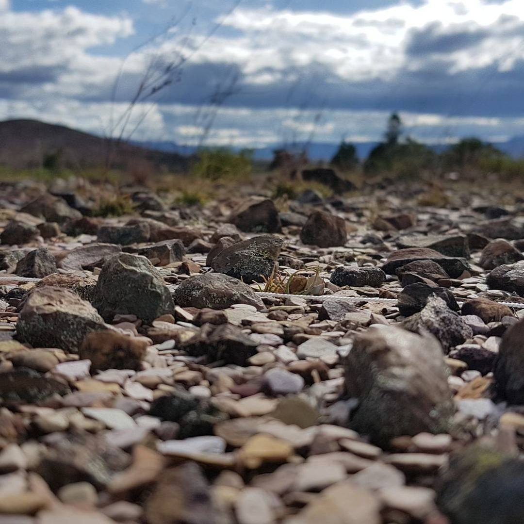 SURFACE LEVEL OF PEBBLES