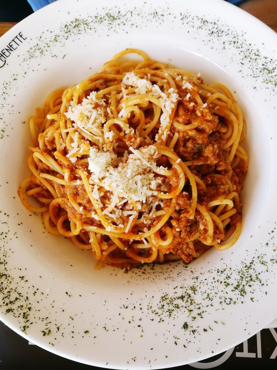 HIGH ANGLE VIEW OF NOODLES SERVED IN PLATE WITH SAUCE