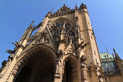 Low angle view of temple building against sky