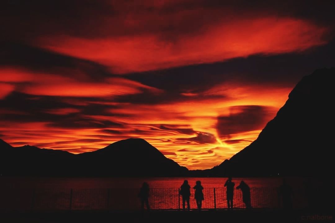 silhouette, sunset, nature, scenics, beauty in nature, sky, tranquil scene, tranquility, water, cloud - sky, mountain, outdoors, sea, two people, real people, men, togetherness, day, people