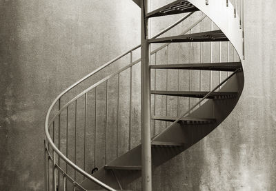 Spiral staircase in building