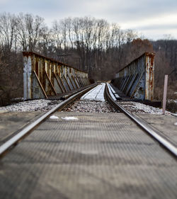 Surface level of railroad tracks in winter