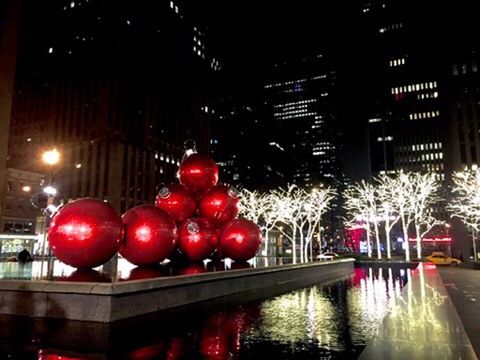 CLOSE-UP OF CHRISTMAS DECORATION