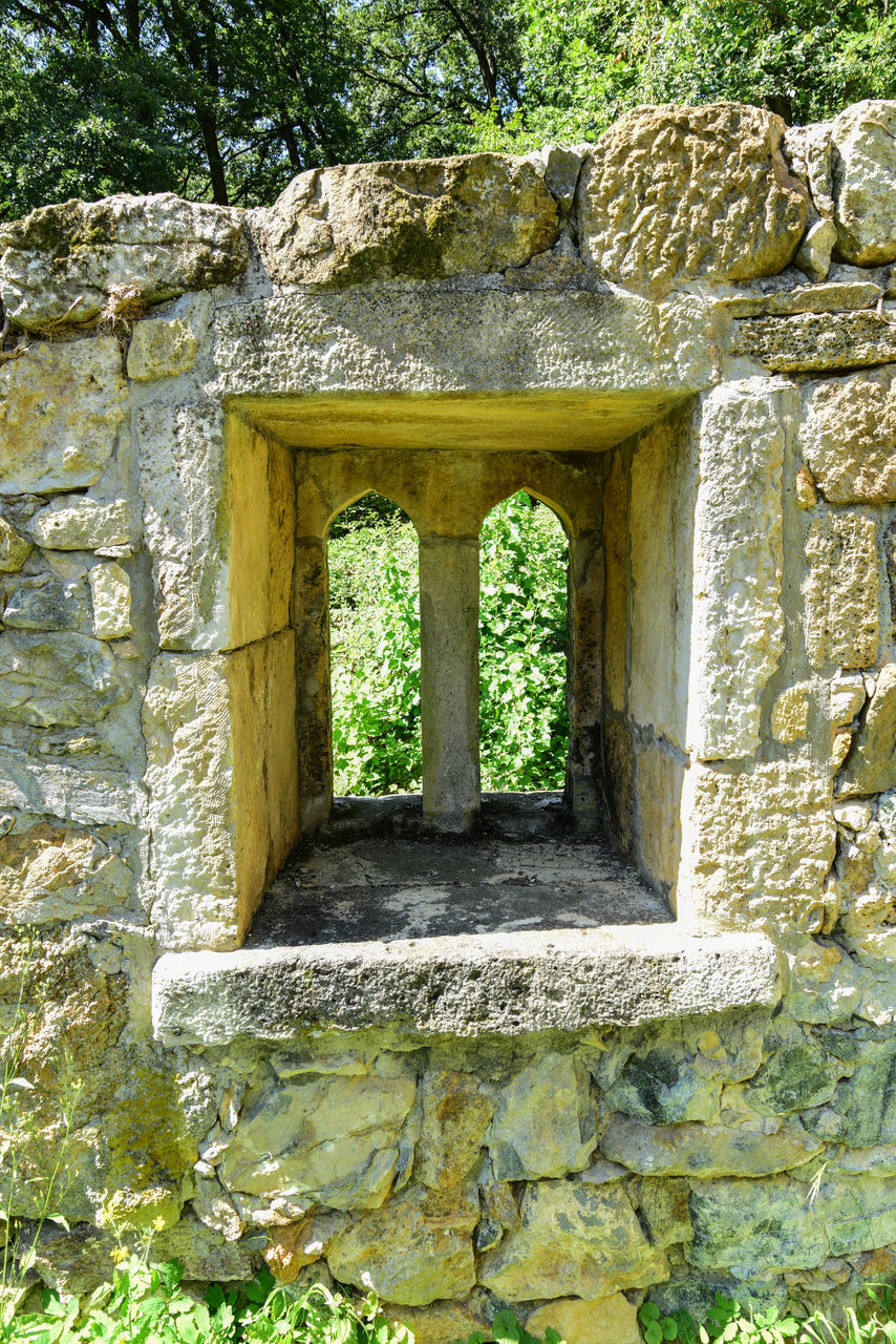 OLD RUIN BUILDING