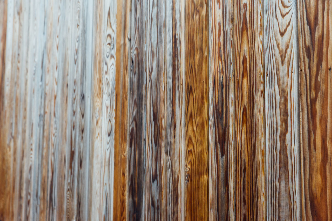 CLOSE-UP OF WOODEN WOOD