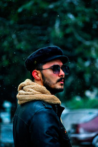 Portrait of young man wearing sunglasses