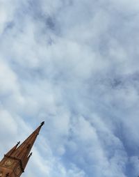 Low angle view of cloudy sky