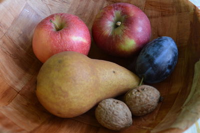 Close-up of apples on table
