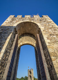 Details of the beautiful medieval catalan village of besalu