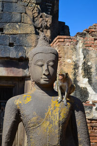 Statue of statues at temple