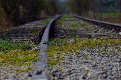 Surface level of railway tracks