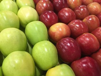 Full frame shot of apples