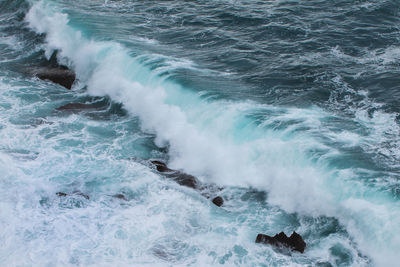 Waves splashing on wave