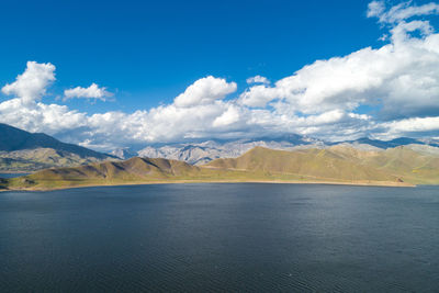 Isabella lake in california. beautiful cloudy sky and mountain in background. bright sunny day