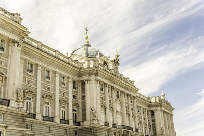 Royal palace of madrid against sky