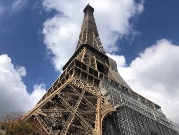 Eifel tower in paris france 