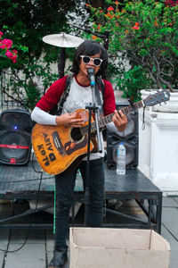 Buskers in the capital city of jakarta in tourist attractions