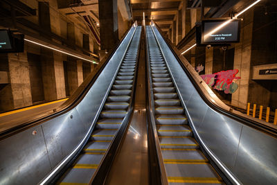 escalator