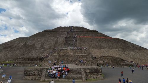 Tourists at fort