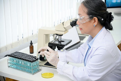 Doctor working in laboratory