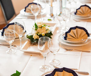 Table decoration in a restaurant for a wedding