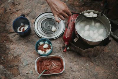 Cropped hand of man preparing food at grand canyon national park