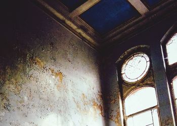 Low angle view of ceiling