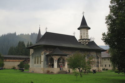 View of temple building against sky