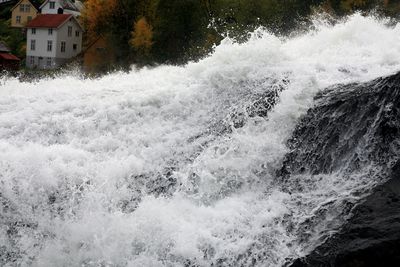 Waves splashing in sea