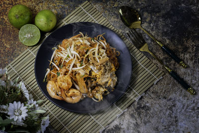 Pad thai is a popular dish for both thais and foreigners.