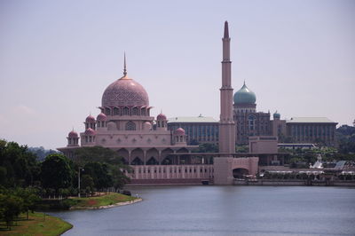 View of temple building against sky