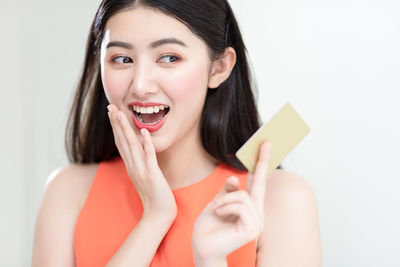 Portrait of a smiling young woman
