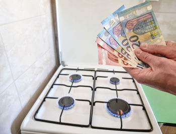 Energy efficiency with gas cooker and euro currency  the cost of natural gas is more expensive 