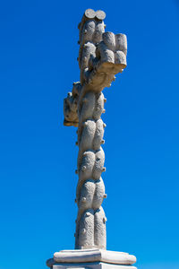 The cruz alta in the gardens of pena park at the municipality of sintra