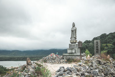 Statue against sky