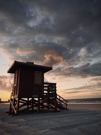 A cool morning at lido beach- sarasota 