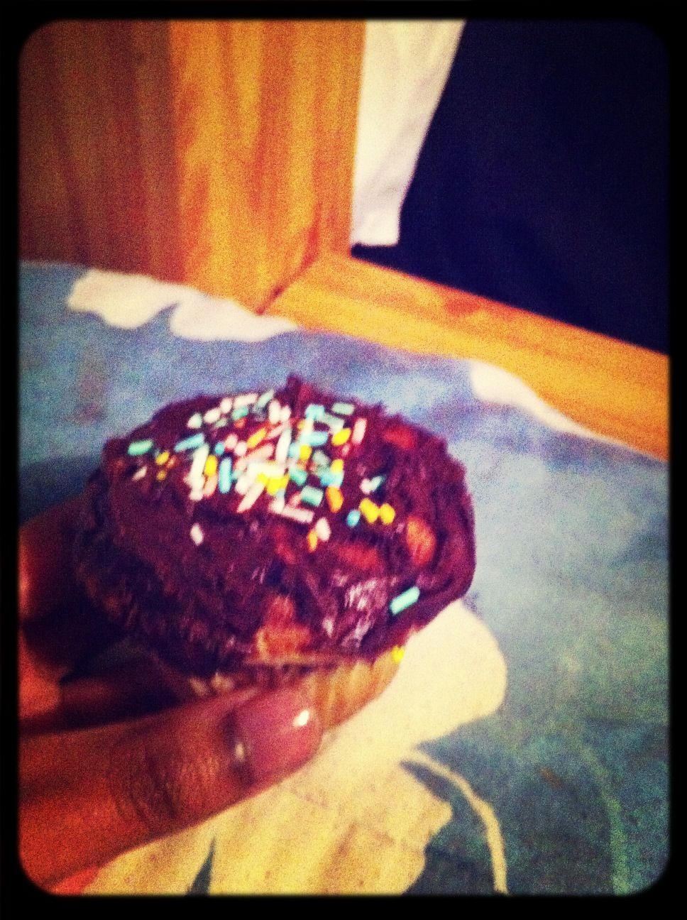 My sister cupcakes she made and gave me one:))