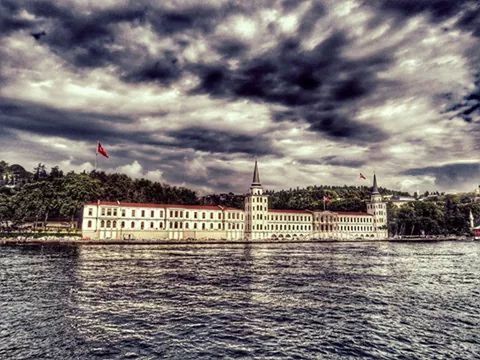 sky, water, cloud - sky, waterfront, cloudy, built structure, architecture, cloud, building exterior, overcast, rippled, river, weather, nature, sea, tranquility, lake, day, outdoors, tranquil scene